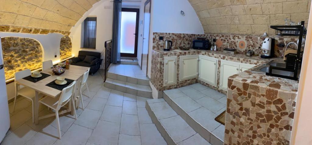 Apartamento La Dimora Di Tonia Mesagne Exterior foto